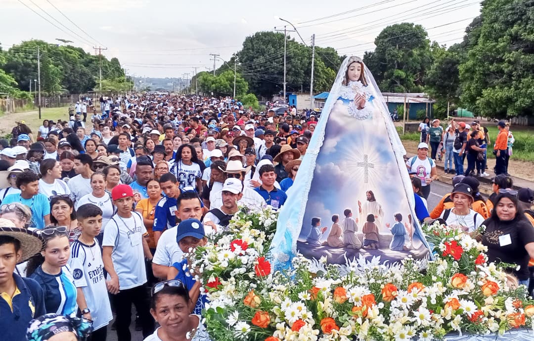MONAGAS | Vecinos de Zamora realizaron caminata en honor a la Virgen del Valle