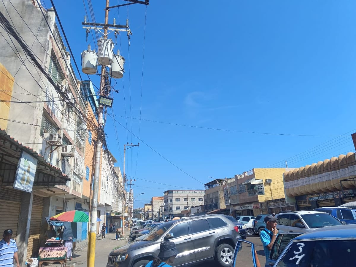 ANZOÁTEGUI | Comerciantes de Puerto La Cruz cumplen 20 días sin servicio eléctrico