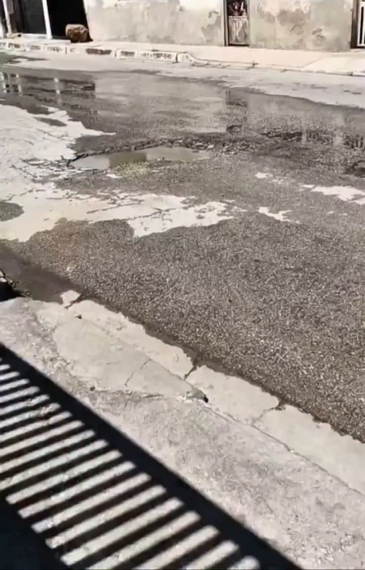 NUEVA ESPARTA | Fuga de agua afecta a vecinos del sector Conejeros de Porlamar