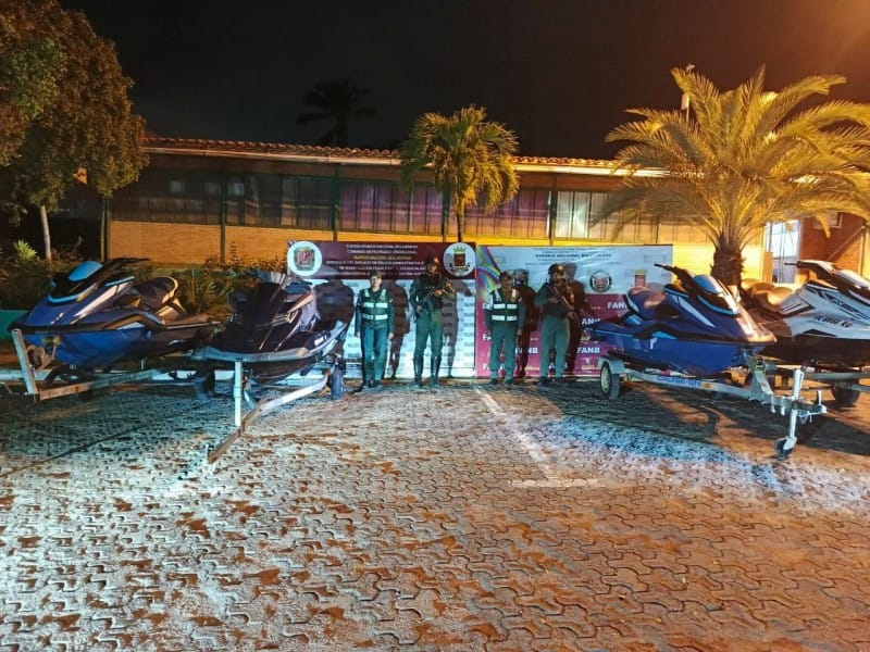 Incautaron motos de agua que irrumpieron en Laguna Blanca, hábitat de flamencos