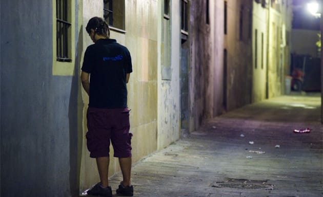 Personas que orinen en espacios públicos de Caracas serán multadas con hasta 30 euros