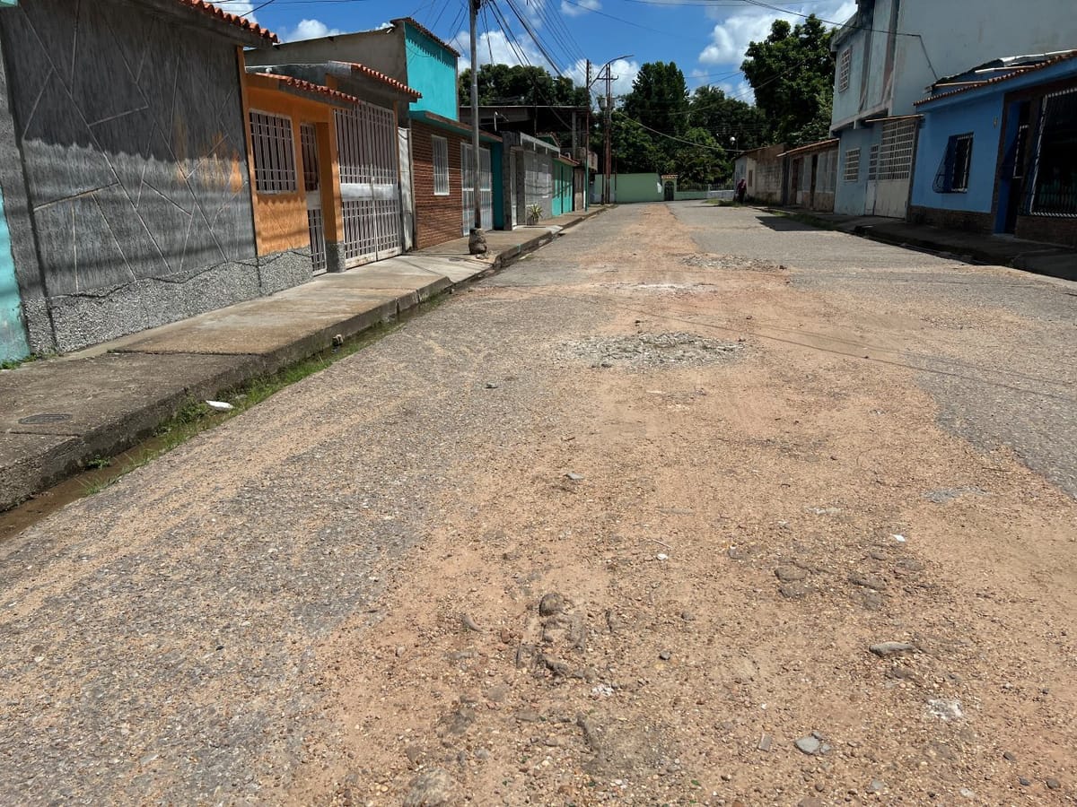 MONAGAS | Vecinos de la calle 6D de Las Cocuizas exigieron plan de bacheo para la vialidad