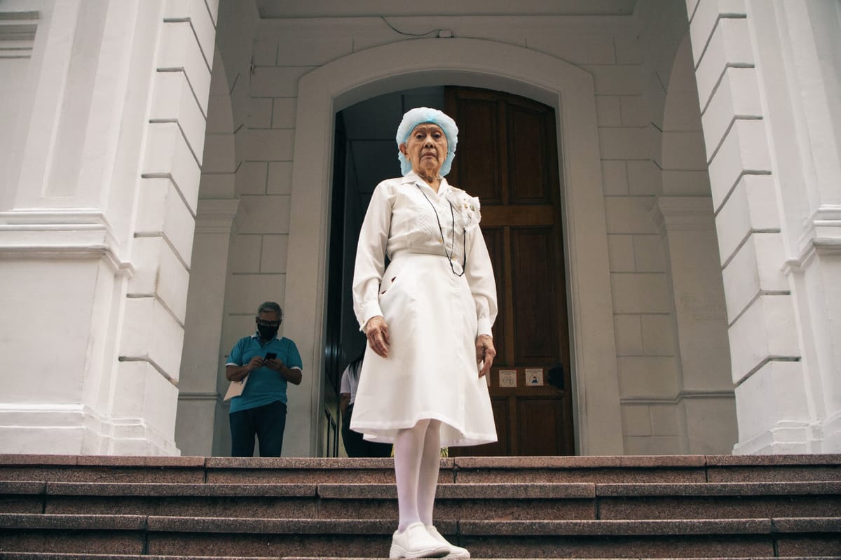 Enfermera venezolana fue condecorada con la máxima distinción de la Cruz Roja