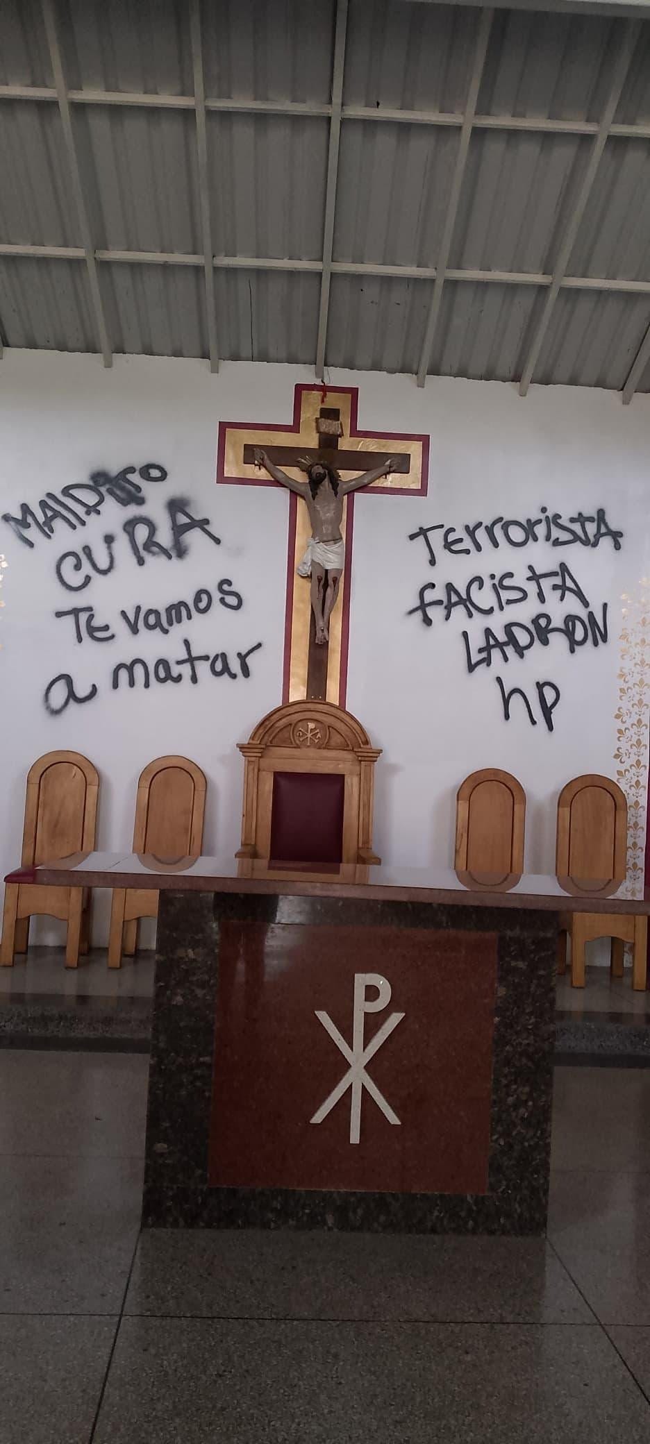 Sujetos dejaron mensajes de muerte contra un sacerdote en una iglesia de Guárico