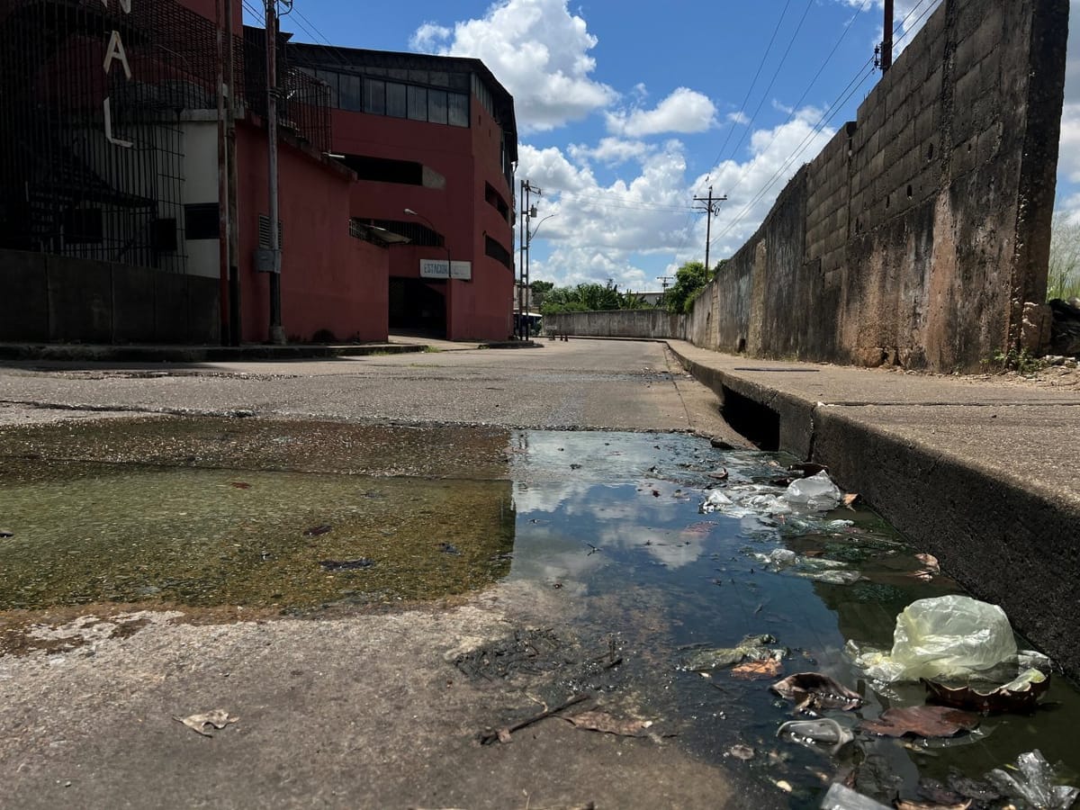 MONAGAS | Desborde de cloacas afecta a 20 viviendas del sector La Muralla de Maturín