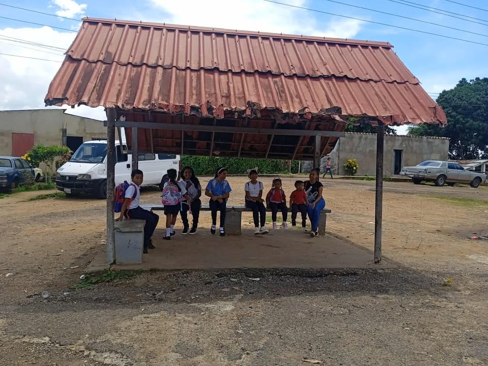 MONAGAS | Padres denuncian que ruta en La Toscana no sube a estudiantes en las paradas