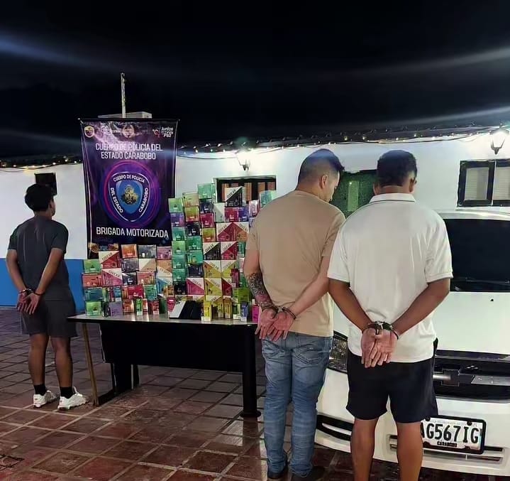 Detenidos tres hombres por presunto contrabando de cigarros electrónicos en Valencia