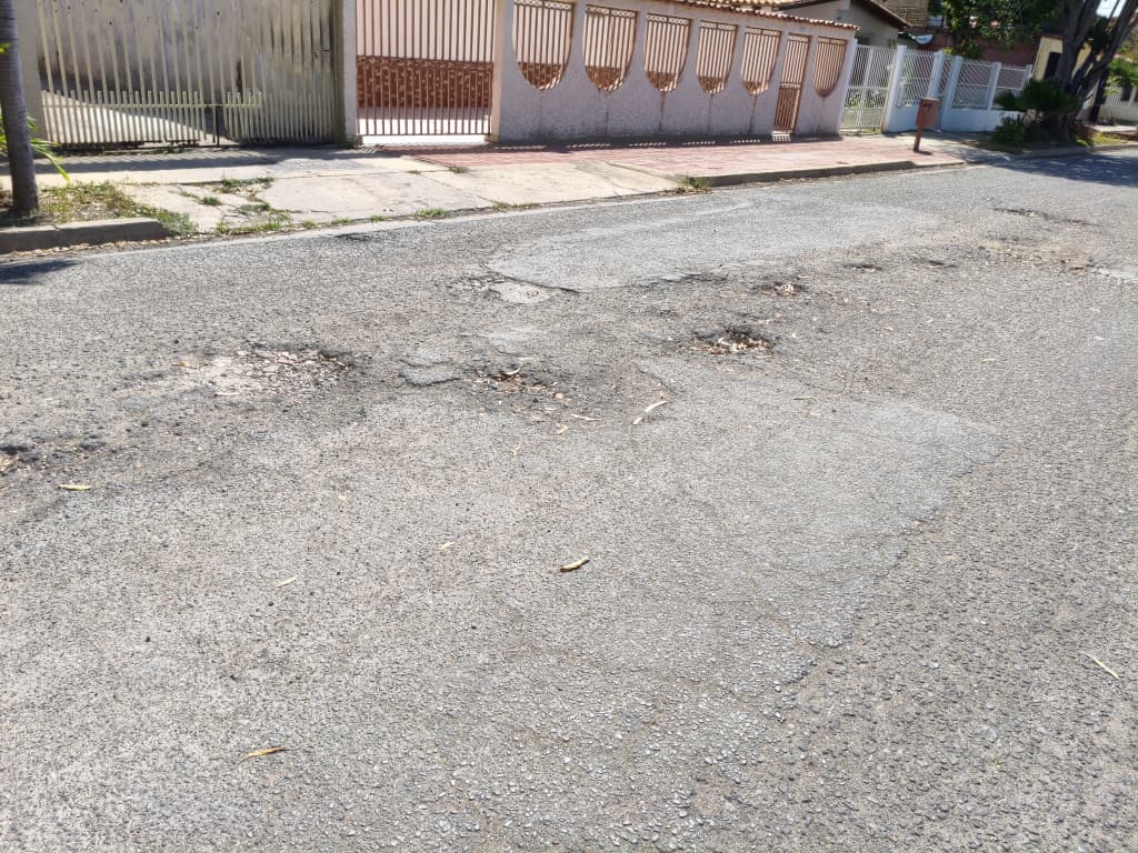 SUCRE | Habitantes de «San Miguel» en Cumaná sufren por el mal estado de la vialidad