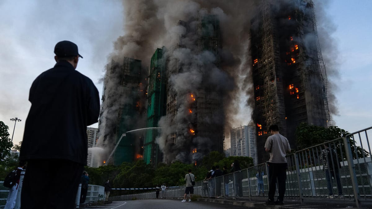 Incendio en complejo residencial de Hong Kong dejó 13 muertos y 15 heridos