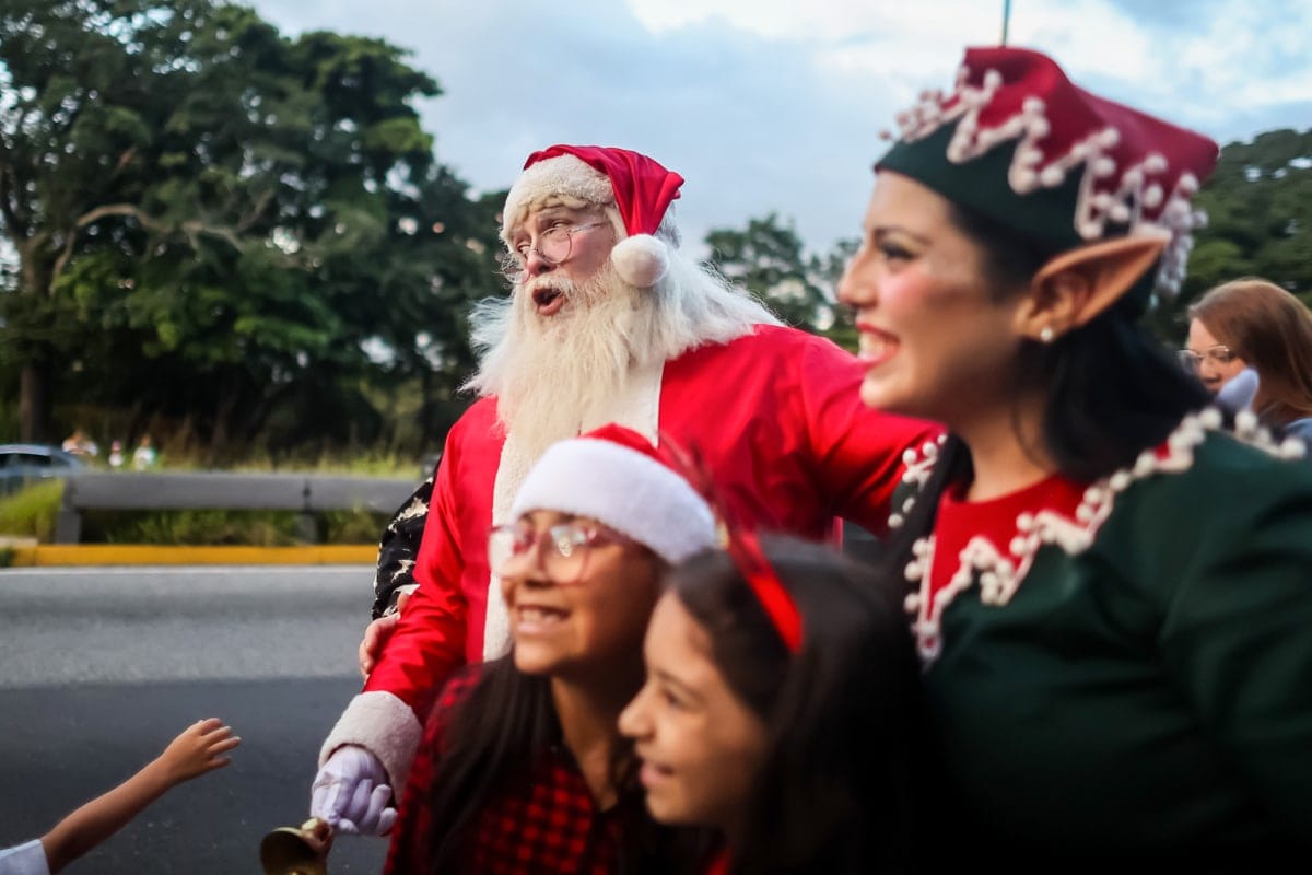 Caracas recibió la Navidad con la llegada del tradicional Santa de la Cota Mil