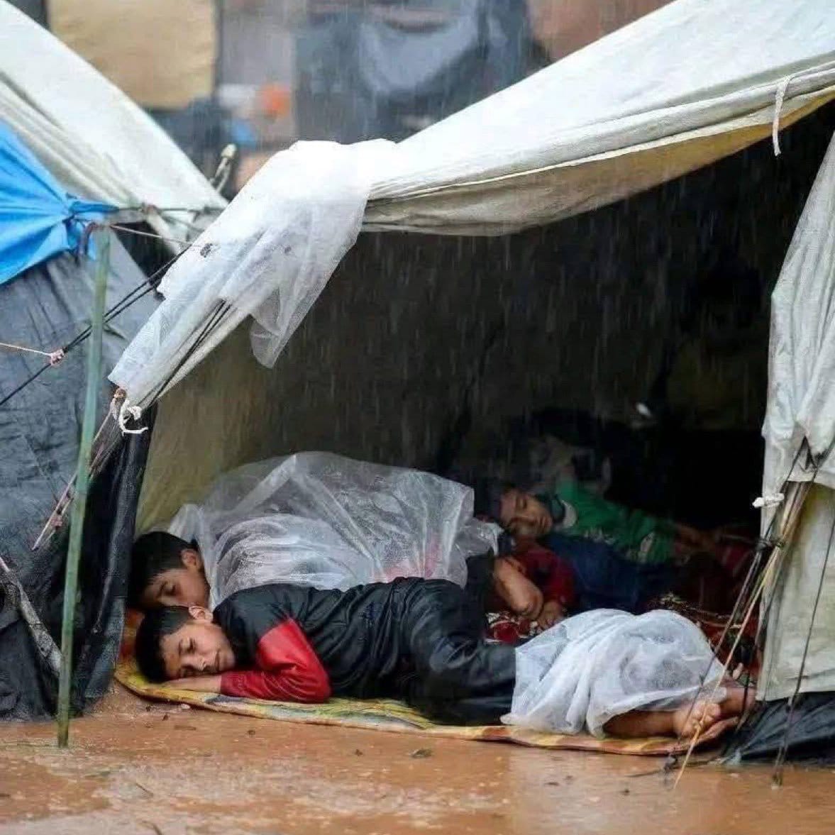 Lluvias torrenciales en Gaza han dejado al menos diez muertos y viviendas colapsadas