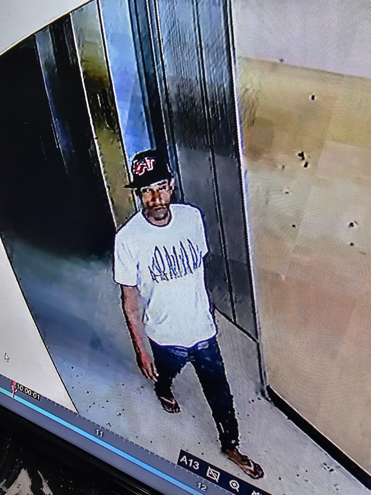 Hombre fue grabado robando en el edificio BND de Cumaná: vecinos piden justicia