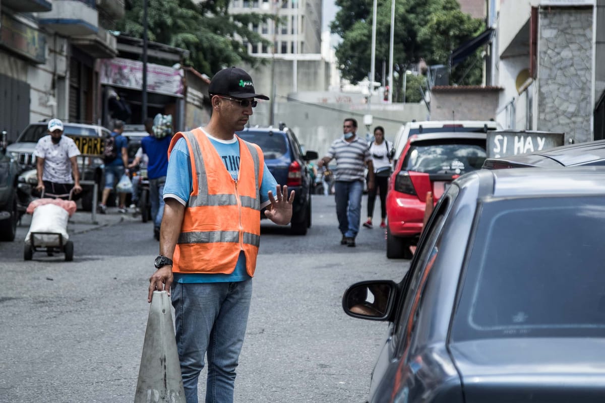 AN ampliará investigación de estacionamientos: incluirán a clínicas y «cuidadores» de calle