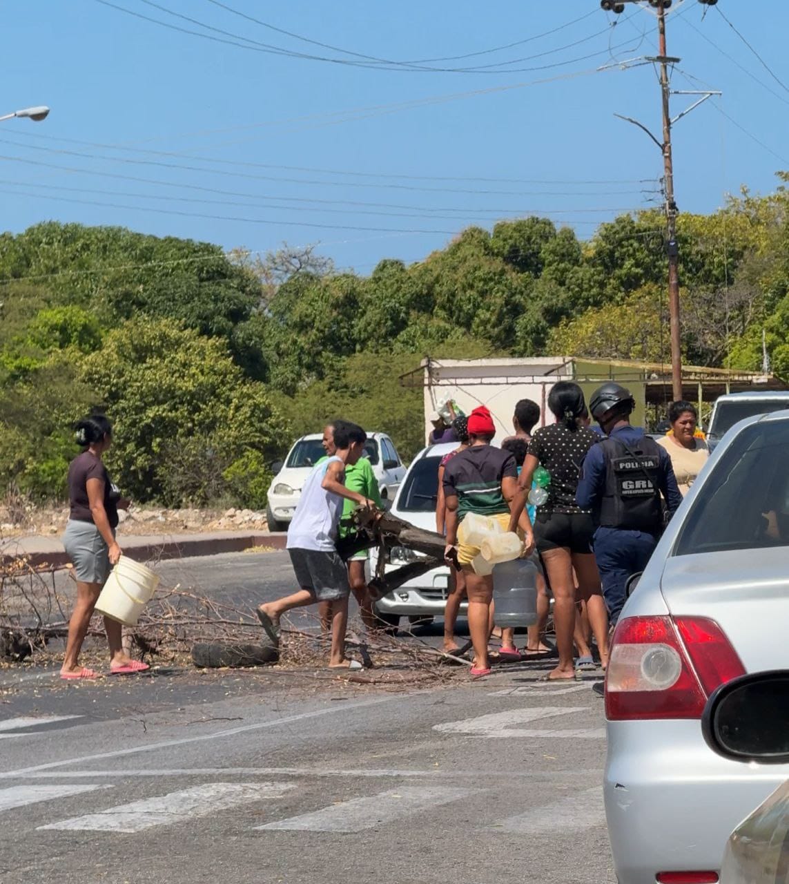 SUCRE | Ciudadanos trancaron la carretera Cumaná – Cumanacoa por escasez de agua en la entidad