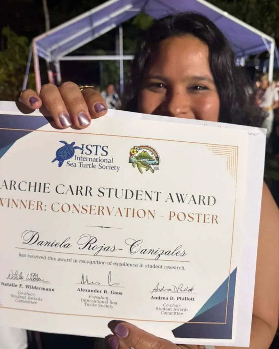 Daniela Rojas recibió el Premio Archie Carr por su trabajo con las tortugas marinas