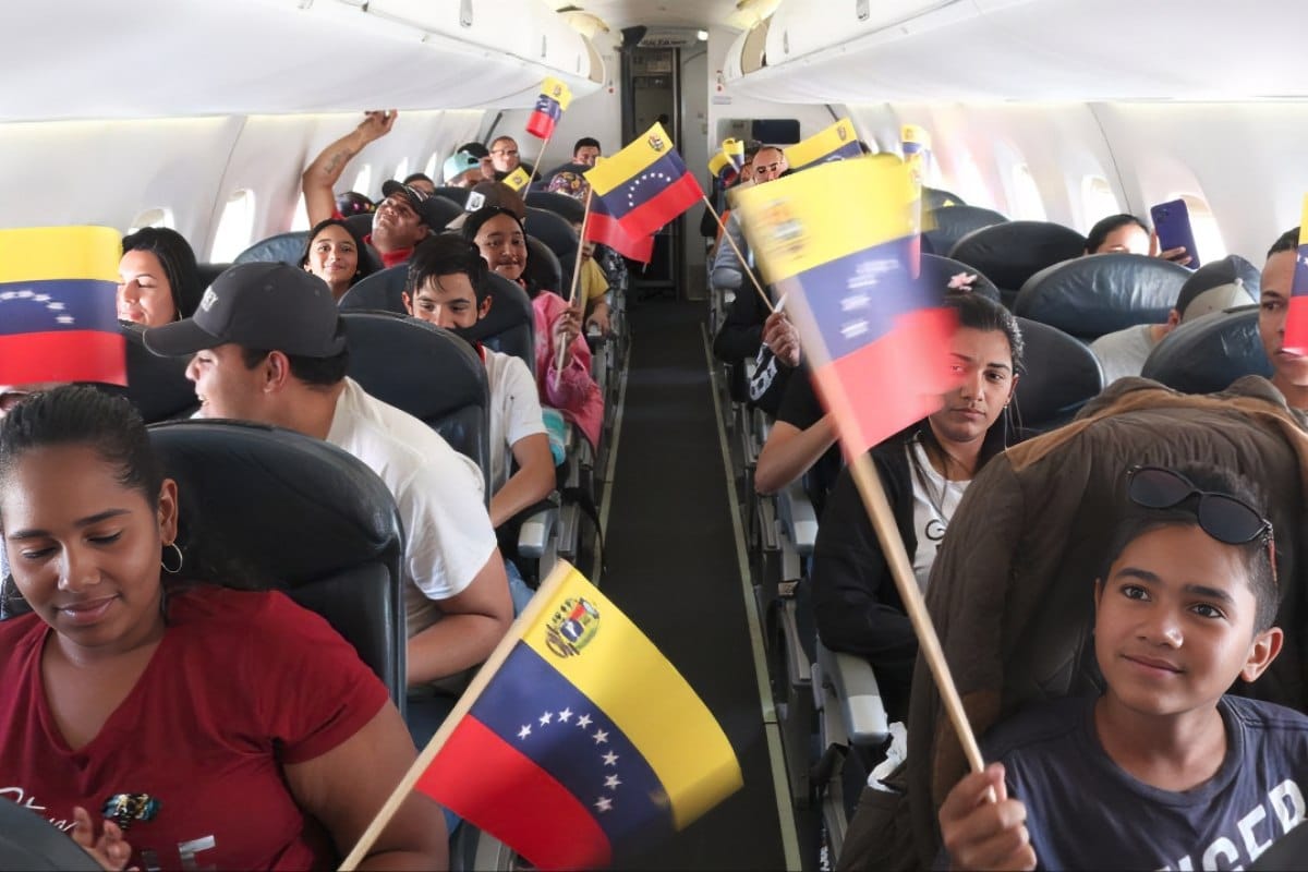 Arribó al país vuelo con 190 migrantes venezolanos repatriados desde Estados Unidos