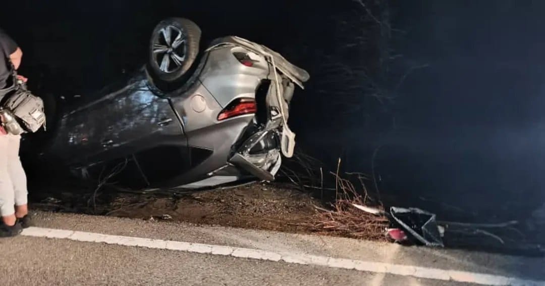 Choque entre un autobús, una grúa y una camioneta dejó dos heridos en la vía Maturín – Barcelona
