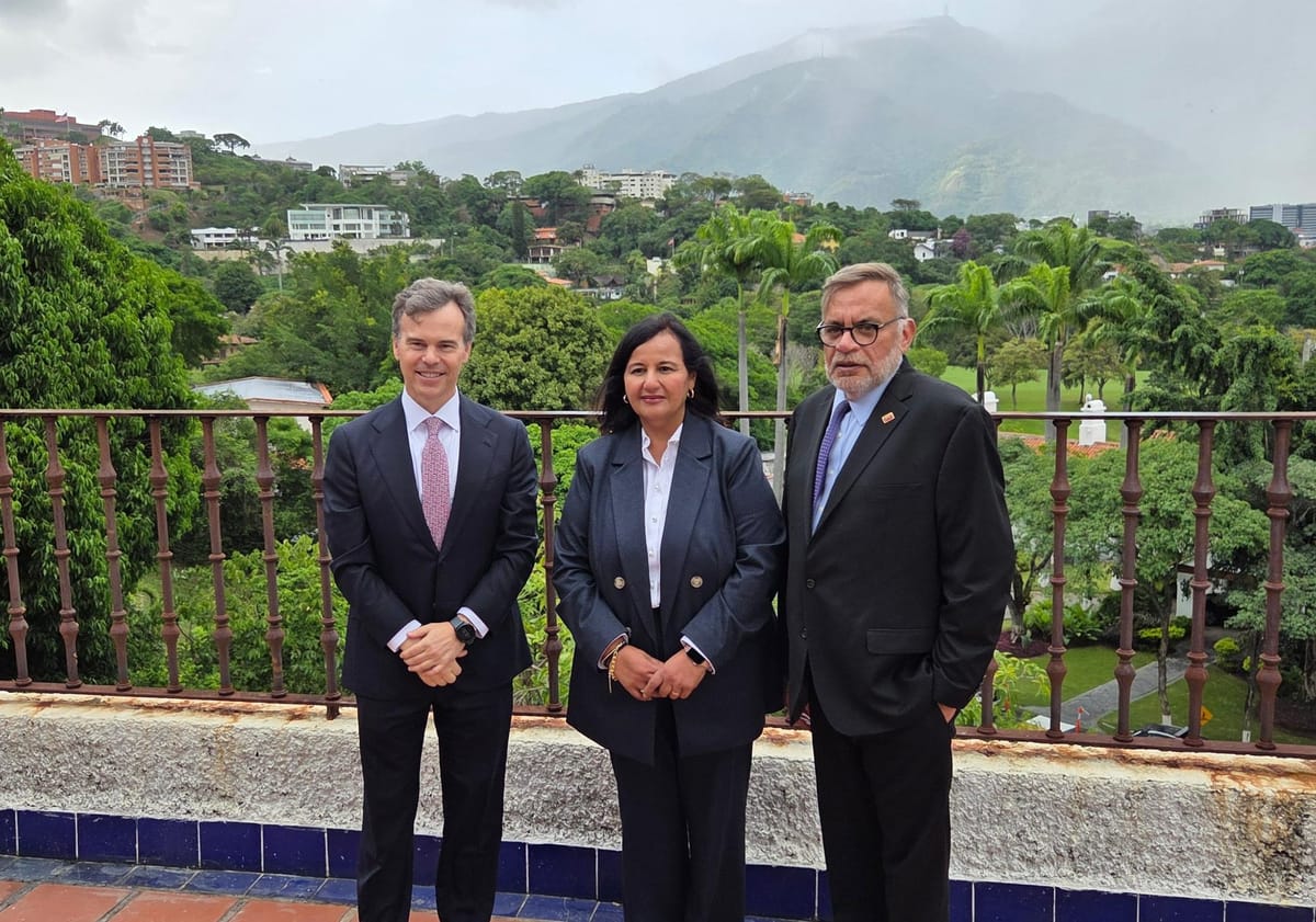 John Barrett y Dinorah Figuera sostuvieron una reunión sobre la reconciliación política en Caracas
