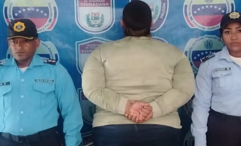 Concejal fue aprehendida por presuntamente agredir a una maestra en una escuela de Falcón