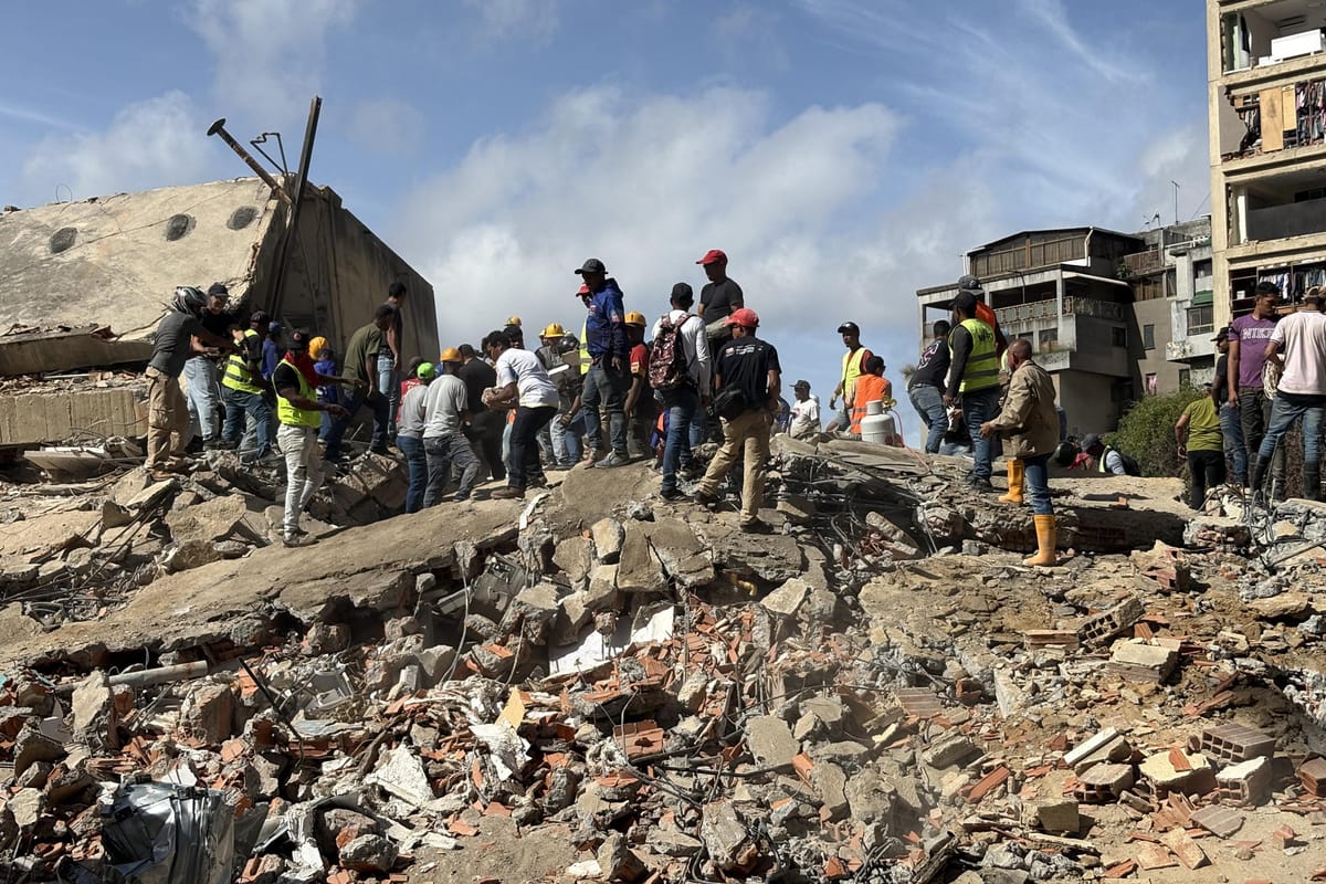 Afectados por los terremotos permanecen en las calles de San Bernardino por miedo a regresar a sus viviendas