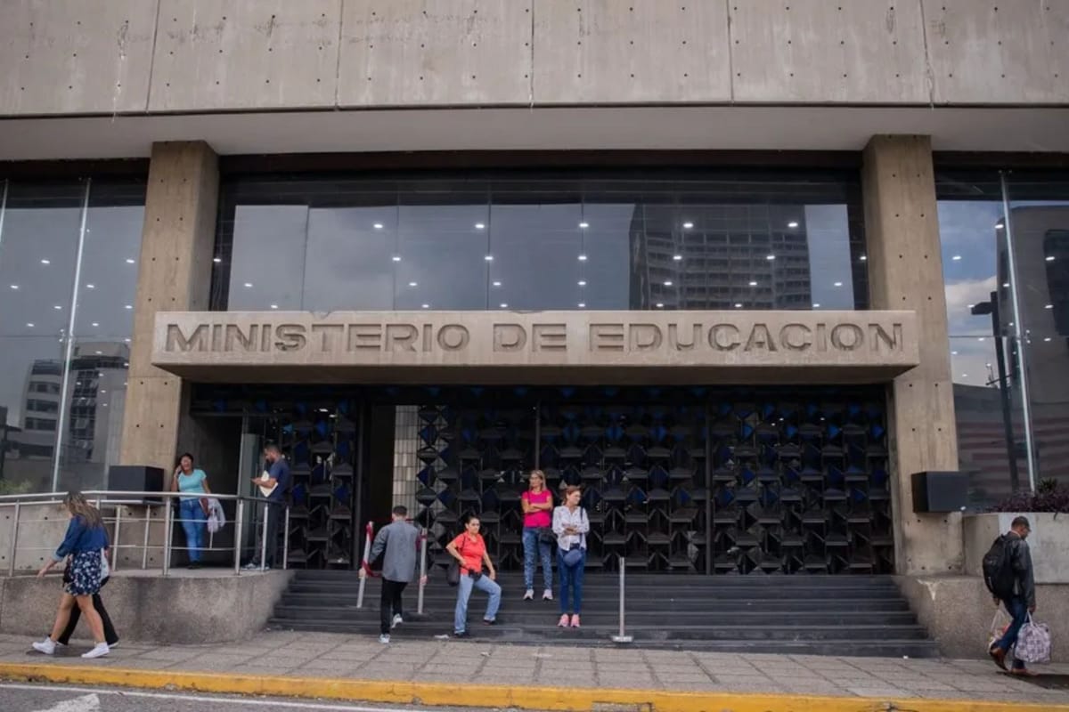 Ministerio de Educación reactivó la atención al público en su sede principal de Caracas