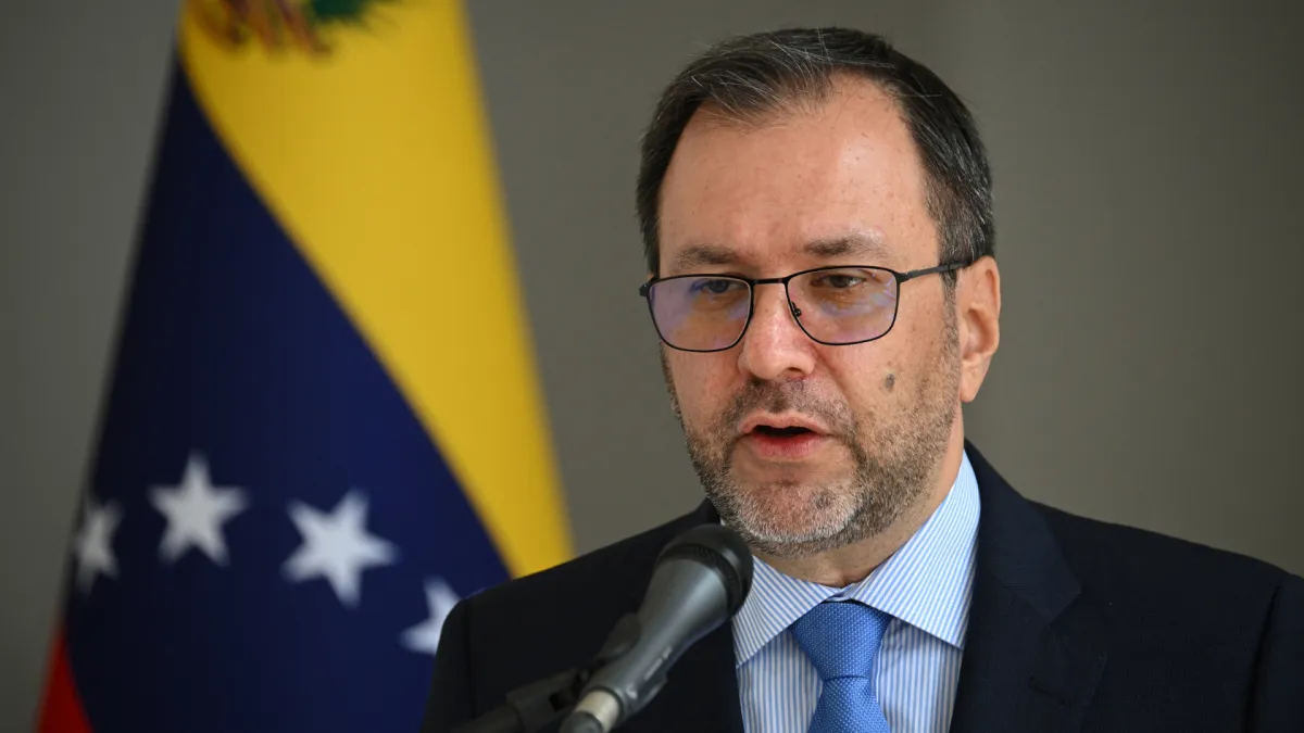 Excanciller Yván Gil fue designado como ministro de Ciencia y Tecnología