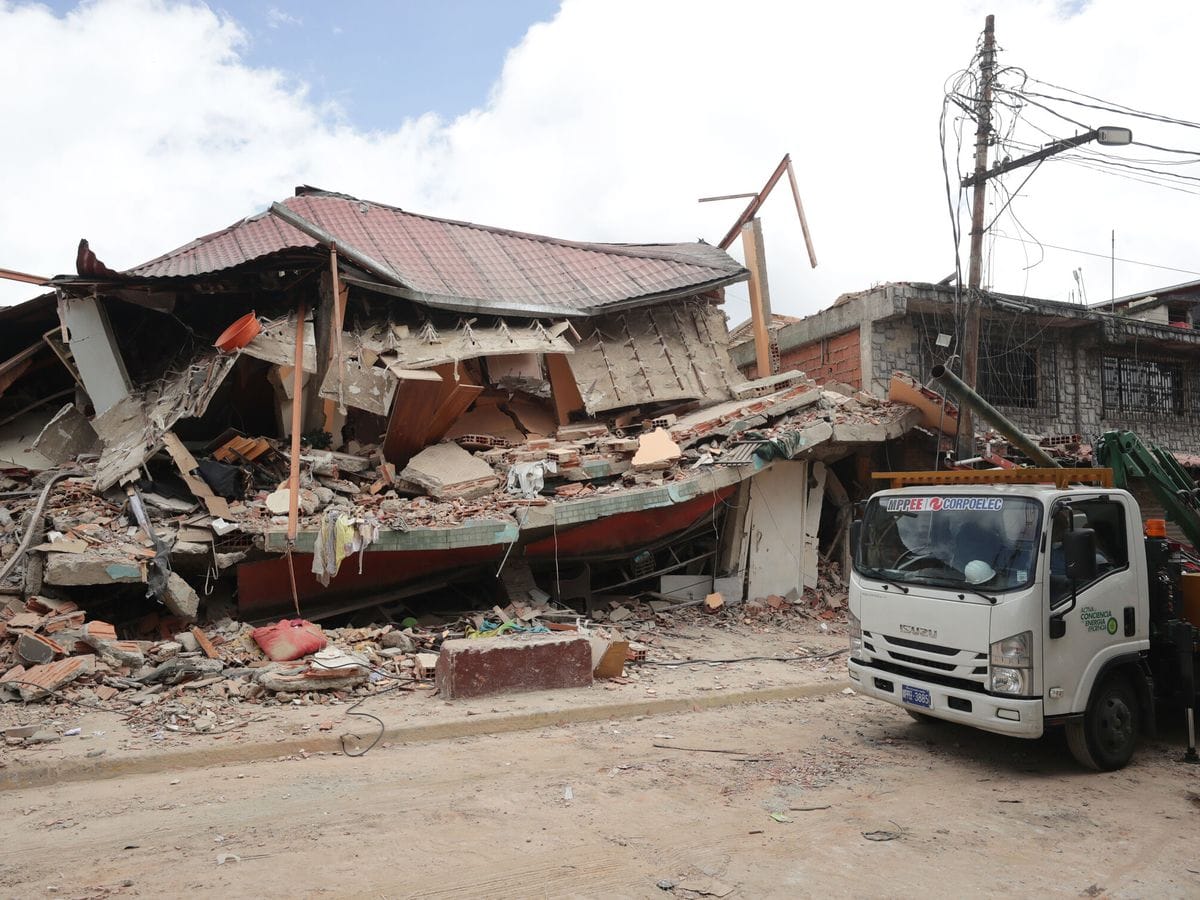 Detenidos dos hombres por hurtar en casas afectadas por terremotos en La Guaira