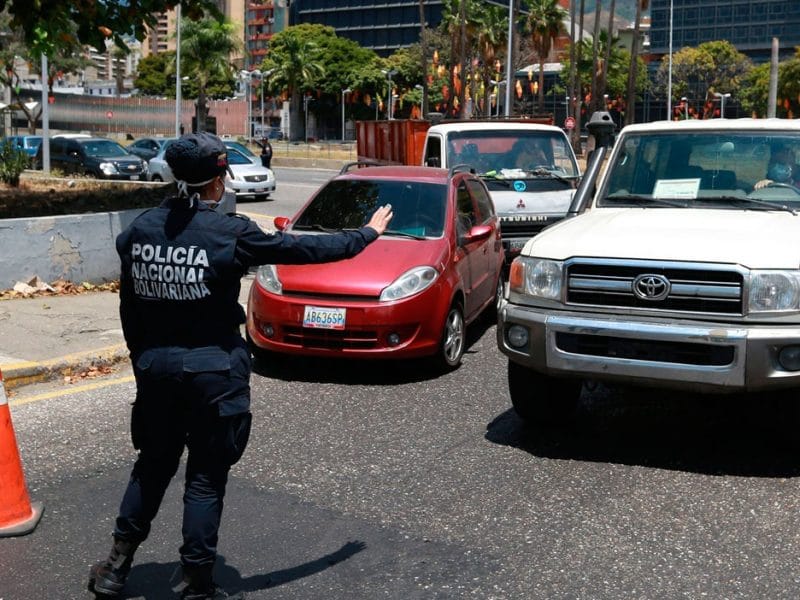 Delcy Rodríguez anunció que las alcabalas policiales serán eliminadas en las ciudades