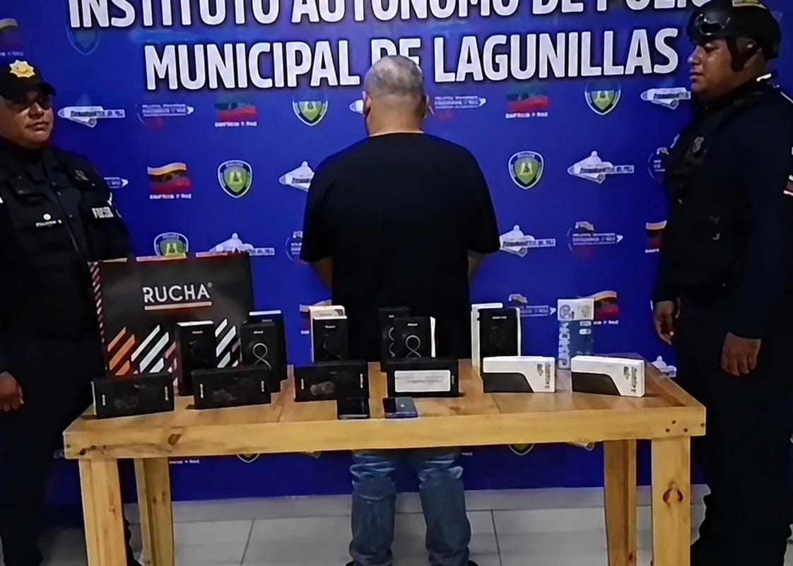 Empleado de tienda IVOO fue detenido por presuntamente robar 16 celulares en Zulia