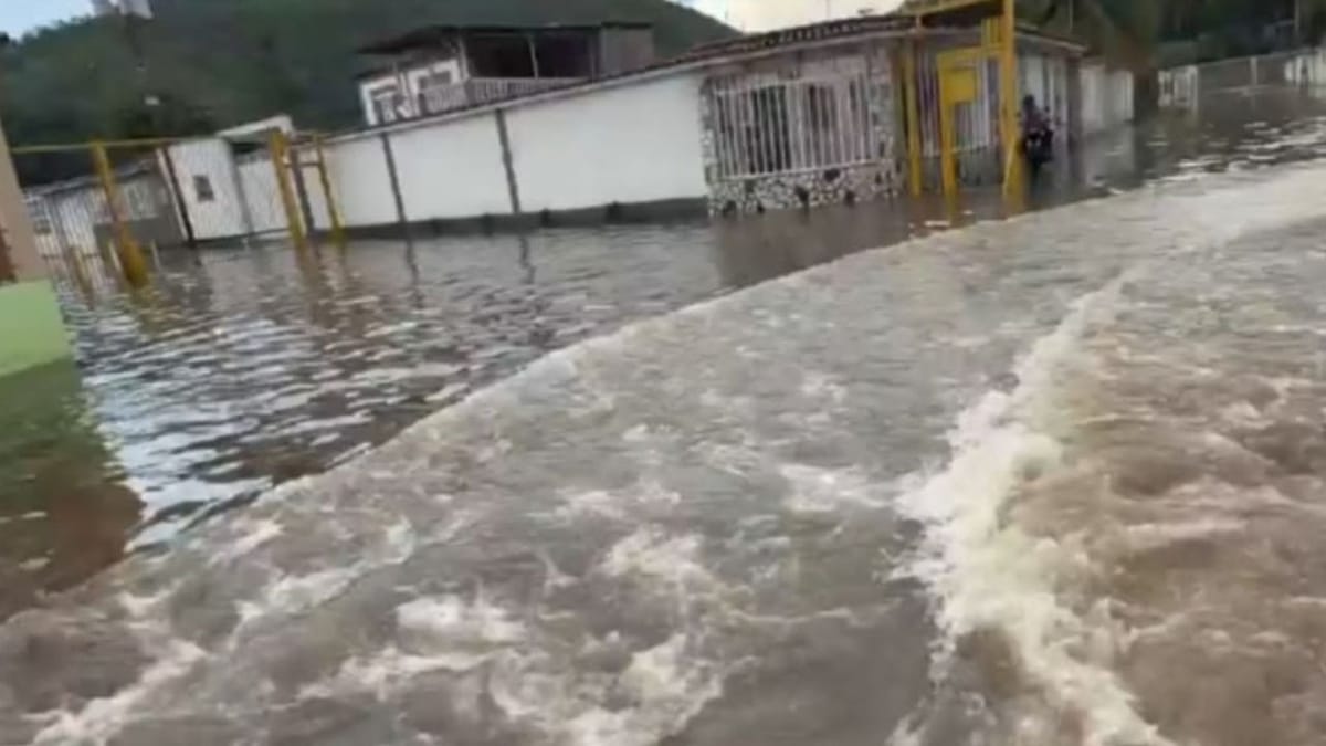 Fuertes lluvias provocaron inundaciones y fallas eléctricas en Aragua