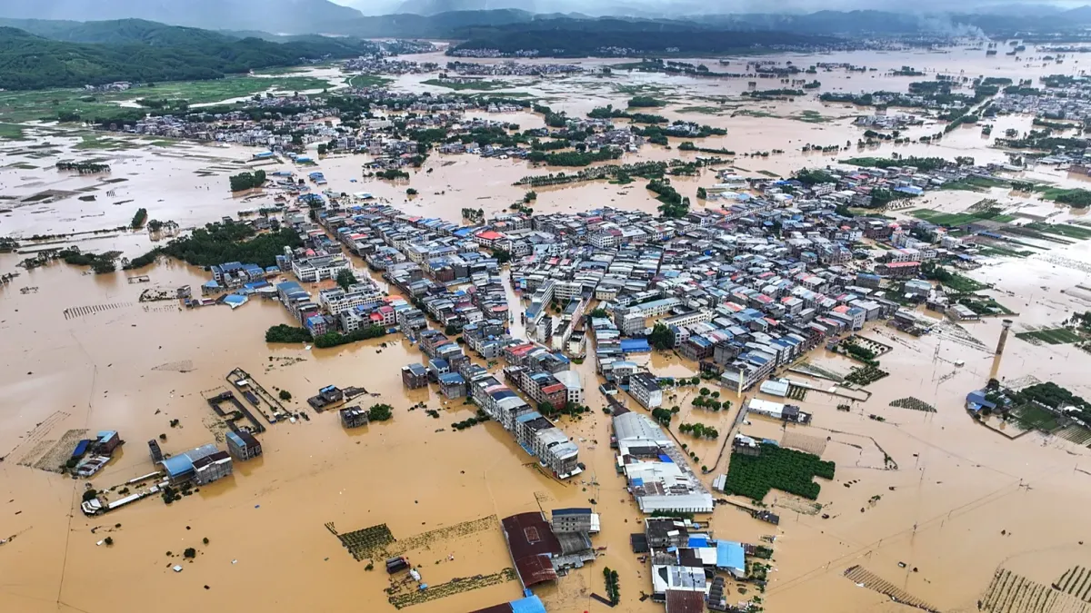 Fuertes lluvias provocan inundaciones y evacuaciones masivas en varias regiones de China