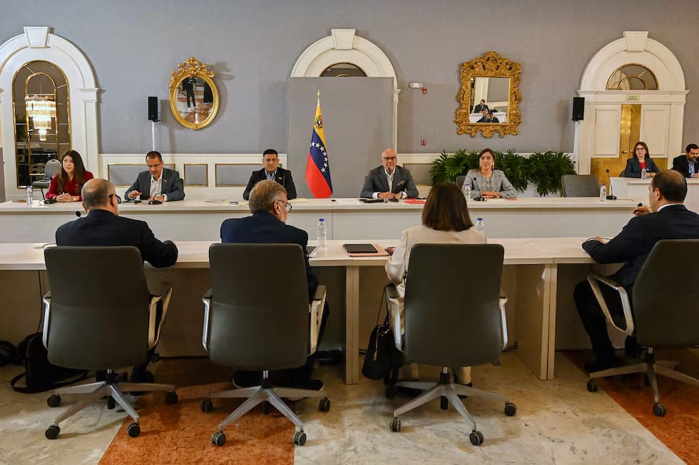 Gobierno y oposición acordaron crear mesa técnica para la libertad de expresión