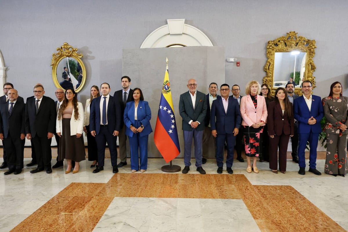 Gobierno encargado y oposición acordaron crear comisión para gestionar oro en Inglaterra