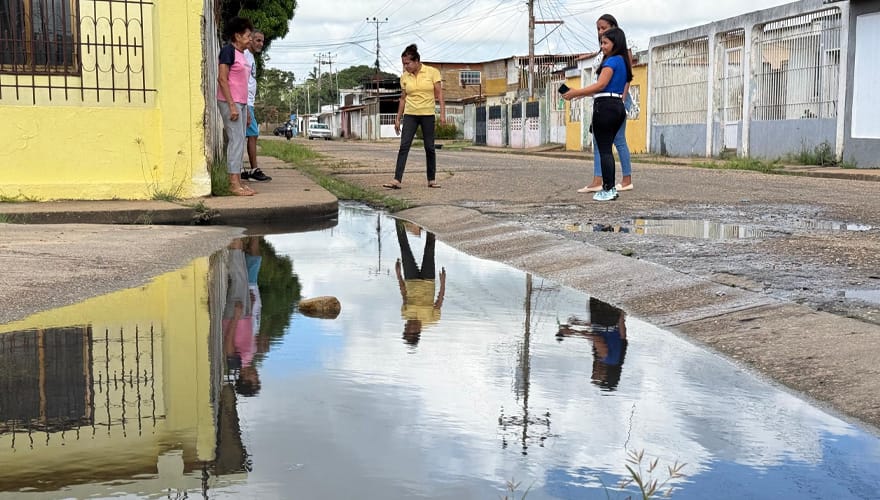 ANZOÁTEGUI | Más de 500 alumnos de escuela de El Tigre están expuestos a contaminación por aguas residuales