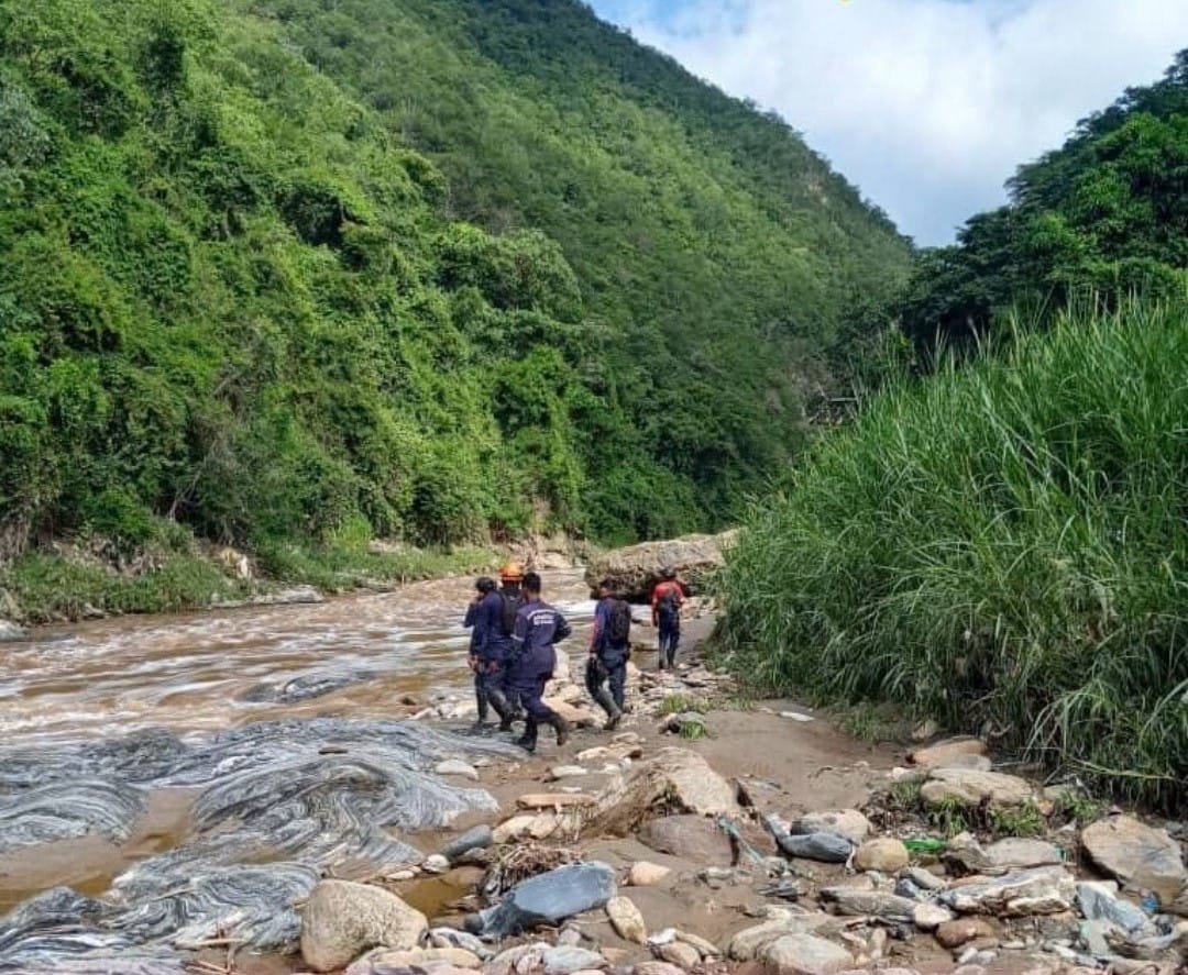 Hallaron el cuerpo de uno de los adolescentes arrastrados por un río en Miranda