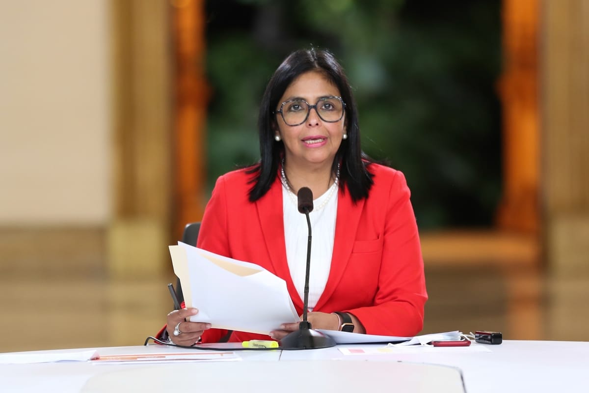 Delcy Rodríguez denunció bloqueo de 10 millones de dólares pagados a Covax
