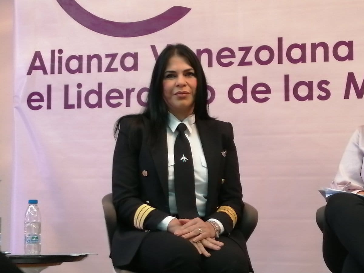 Piloto venezolana se convirtió en la primera suramericana en sumergirse en cráter Homestead