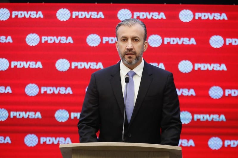 Tarek El Aissami: Largas colas por gasolina van a desaparecer pronto en Venezuela