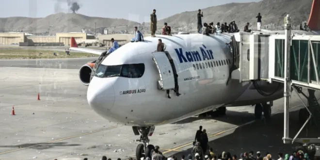 Talibanes garantizan a EEUU que permitirán el acceso de civiles al aeropuerto