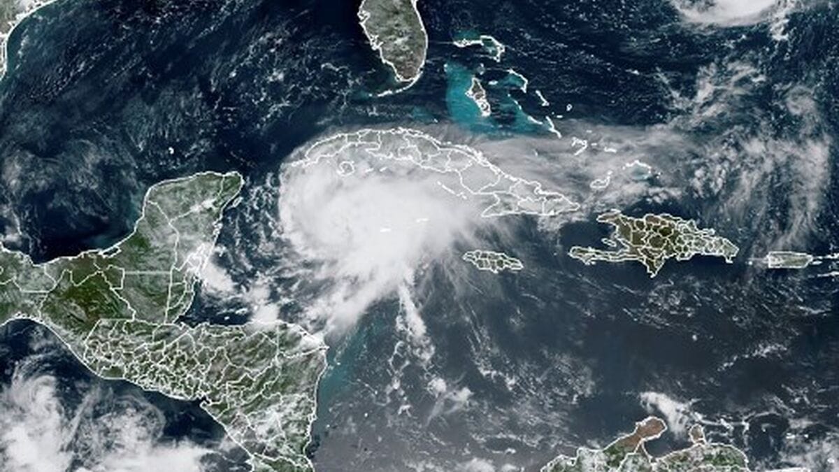 Huracán Grace tocó tierra en la península de Yucatán en México