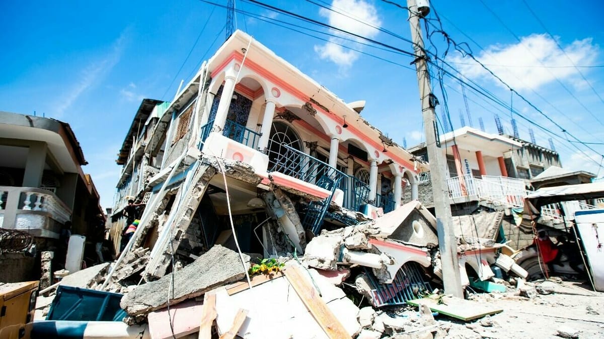 Más de 1.200 fallecidos en Haití tras sismo de magnitud 7,2