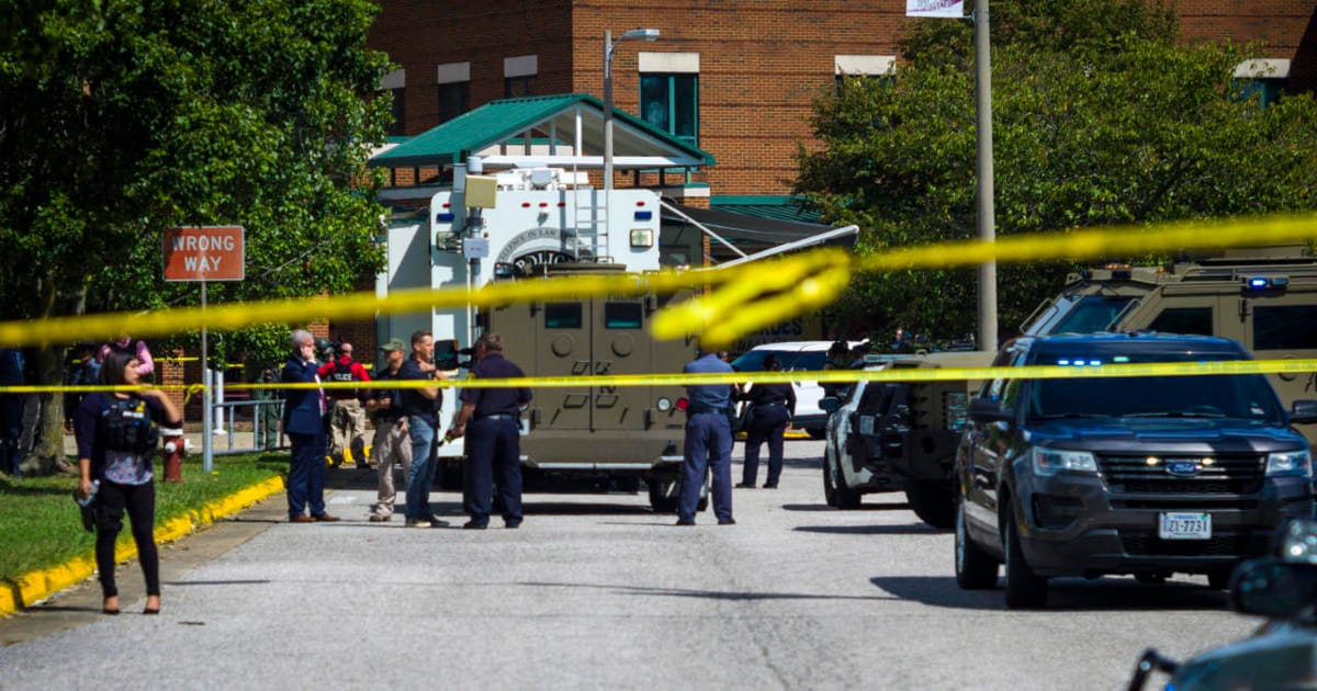 Tiroteo en un instituto de Estados Unidos dejó dos muertos