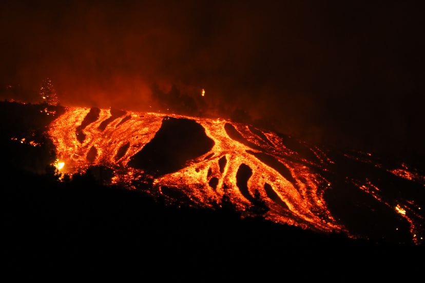 Volcán en La Palma: La lava ralentiza su avance destructivo