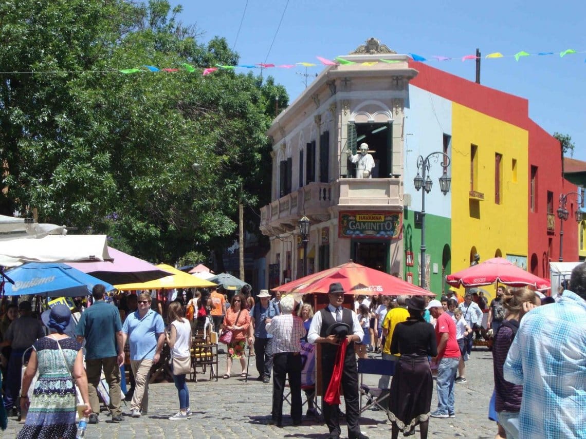 Vacunas estarán disponibles para turistas que visiten Argentina