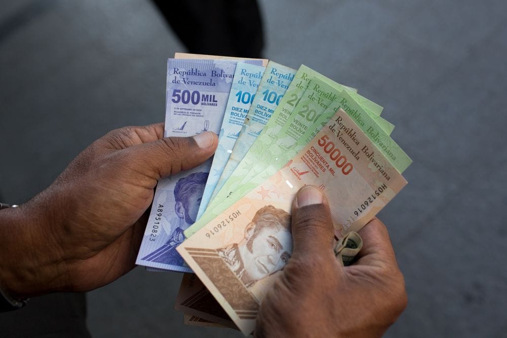 FMI: Inflación en Venezuela aumentará un 2.700% este año