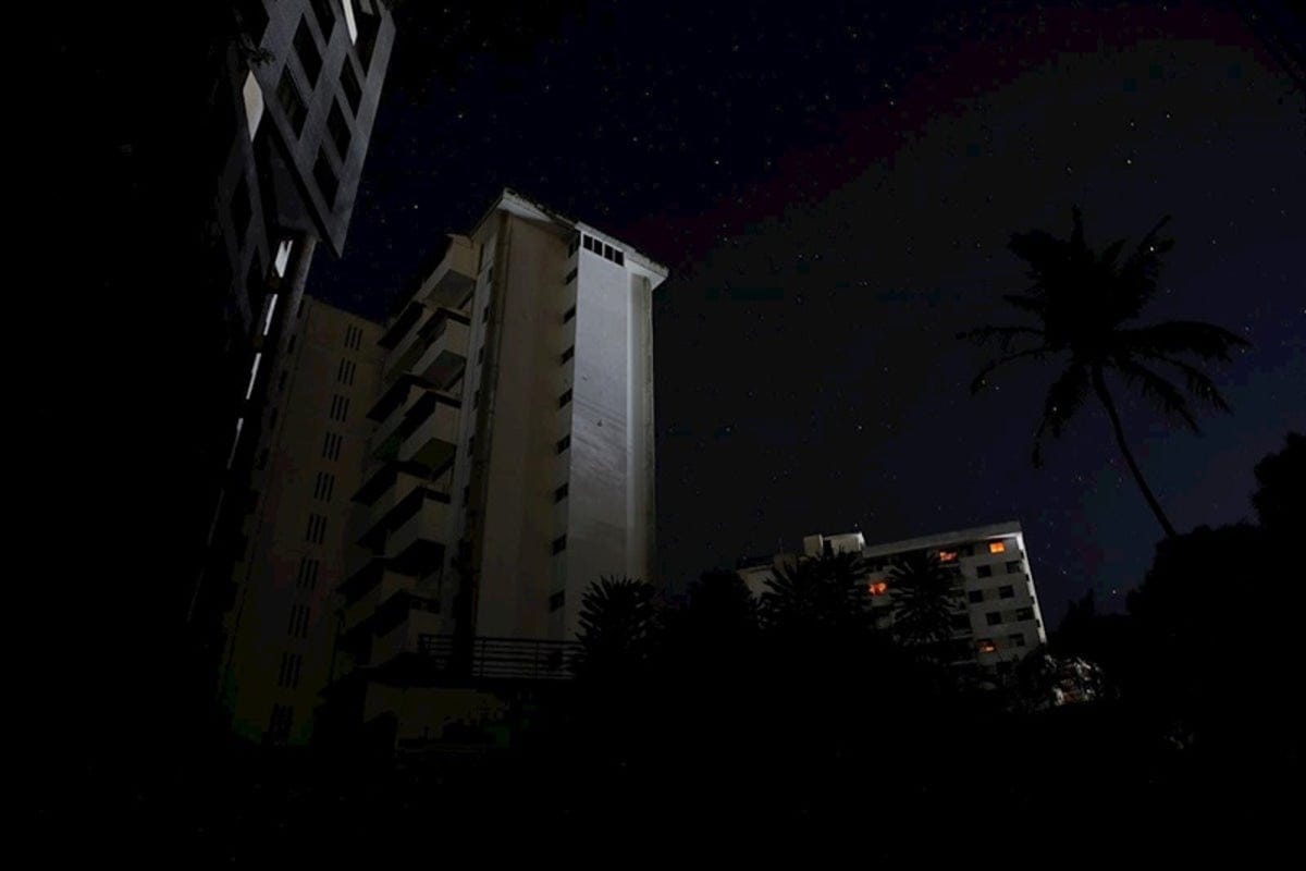 Caracas | Habitantes de El Paraíso denunciaron que tienen más de un día sin servicio eléctrico
