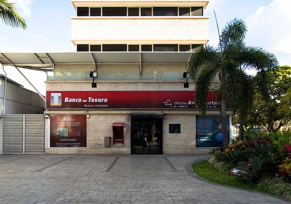 Johann Álvarez fue nombrado como nuevo presidente del Banco del Tesoro