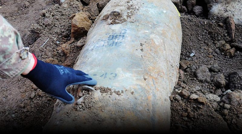 Explota bomba de la II Guerra Mundial y mata a dos personas
