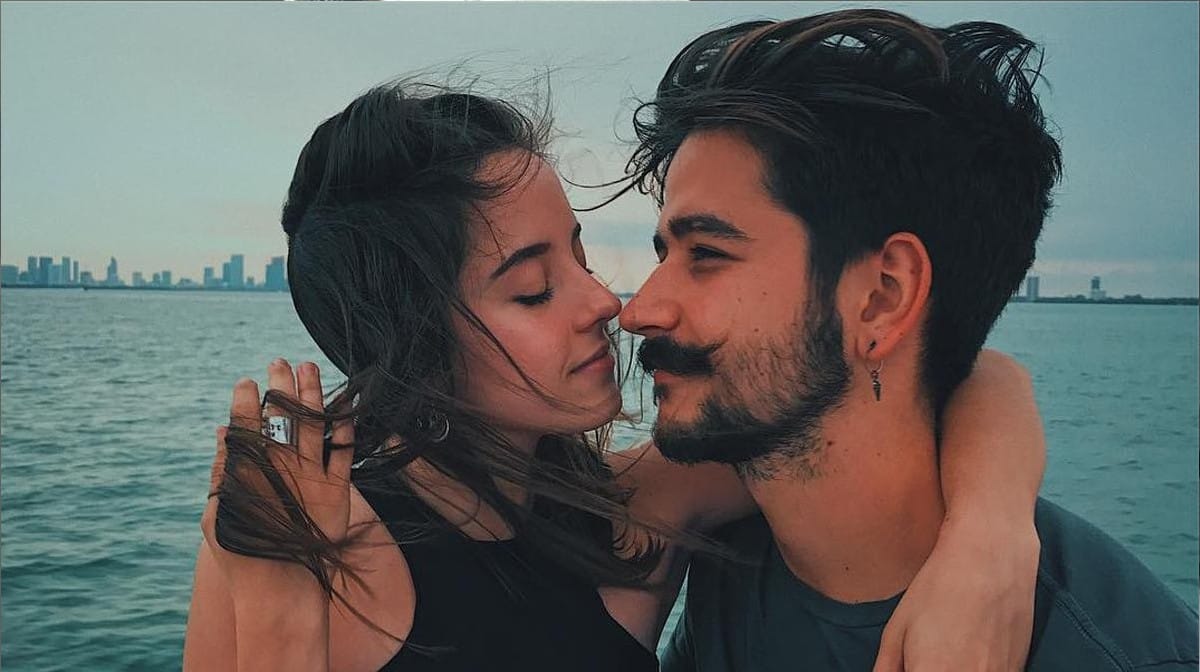 Camilo y Evaluna revelan que se convertirán en padres tras el lanzamiento de su nuevo video "Índigo"