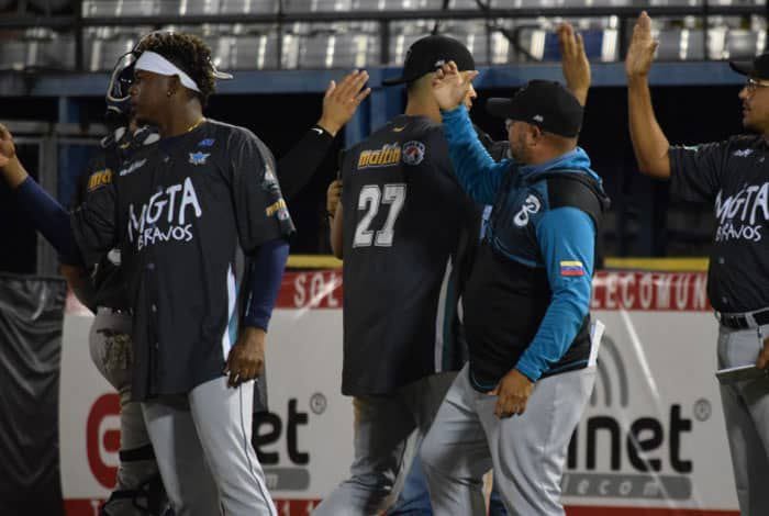 ¡Andan bien Bravos los margariteños! Magallanes naufragó en Valencia